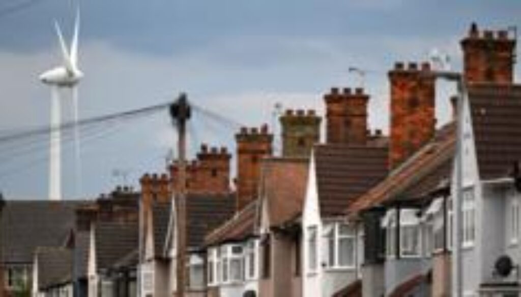 Ed Miliband 'considering' regional energy pricing
