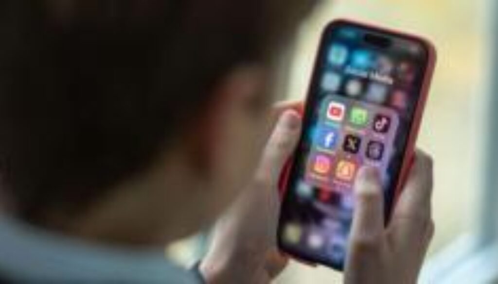 Influencers fuelling misogyny in schools, teachers say
