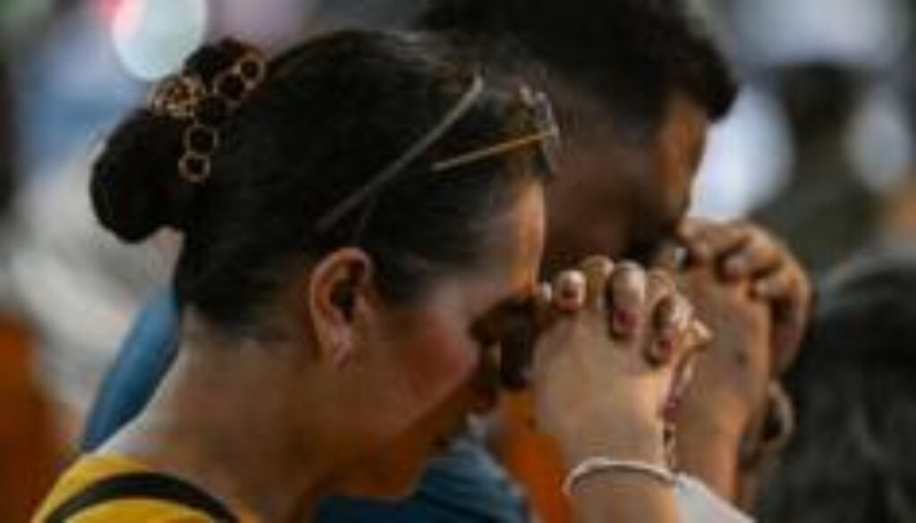 From the Vatican to the Philippines, Catholics around the world mourn