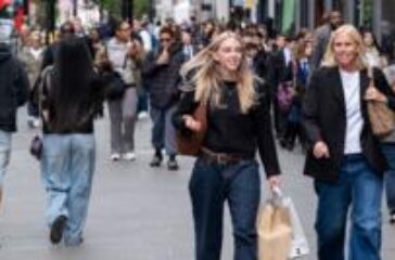 Reeves says UK 'beginning to turn corner' as growth beats forecasts