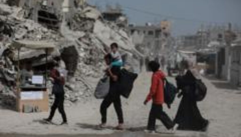 Israeli forces besiege Gaza hospital as Hamas offers truce terms