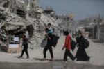 Israeli forces besiege Gaza hospital as Hamas offers truce terms