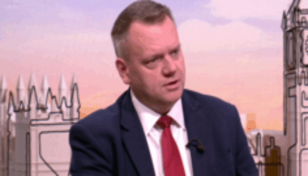 Minister 'pushing' for deal over use of EU passport e-gates