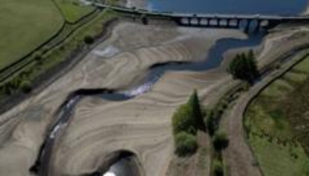 Exceptionally low river levels in UK raise fears over water supplies
