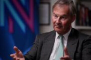 Farage is running a cult, says ex-Reform MP Lowe