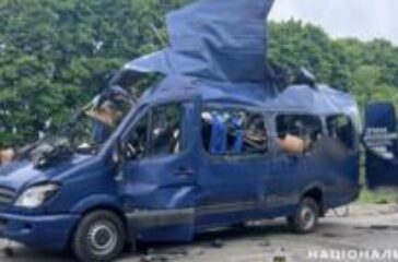 Nine killed in Russian strike on civilian bus in Ukraine