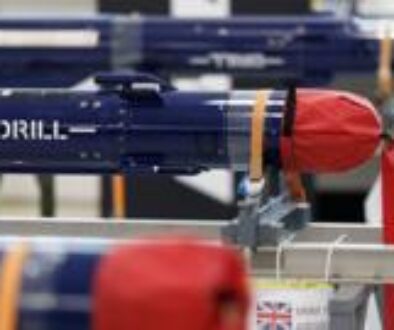 Defence review to send 'message to Moscow' – Healey