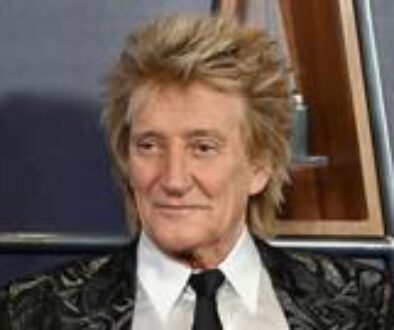 Rod Stewart cancels US gigs ahead of Glastonbury
